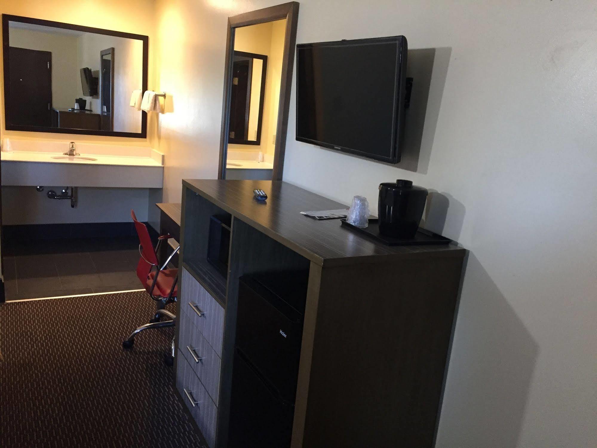 Brick Motor Inn Dış mekan fotoğraf